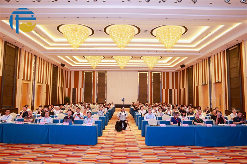 Cathair Gan Dramhaíl a Thógáil le Chéile: Tugann Scairsheilbh Quangong Teicneolaíocht Chliste Déantúsaíochta Bríce Ghlas chuig Cruinniú Mullaigh an Tionscail