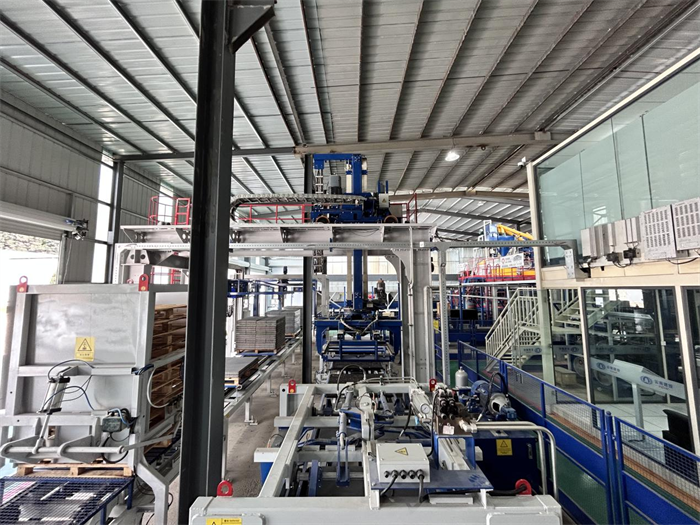 D'éirigh le líne táirgeachta brící ríomhaire cloiche bréige ard-deireadh sraith ZN QGM i dtáirgeadh ag cuideachta ábhar tógála glas tosaigh in Iardheisceart na Síne.