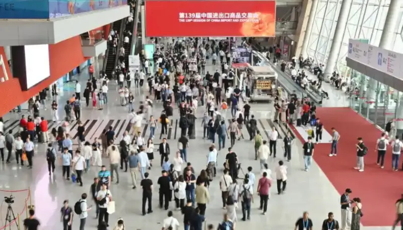 Ag an Canton Fair, bhuaigh Quangong Machinery Co., Ltd i bhfabhar na gcustaiméirí thar lear lena neart.